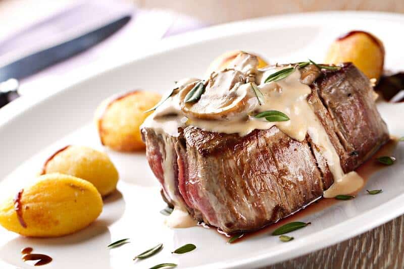 filet-mignon-with-mushroom-cream-sauce